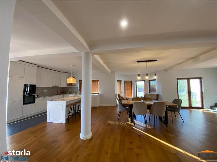 Casă cu 6 camere cu Teren 923 Mp în Târnova