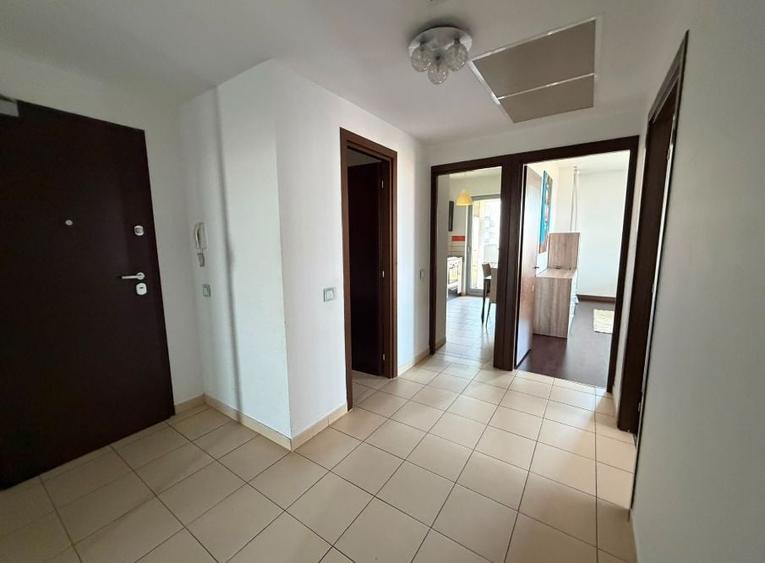 Apartament cu 3 camere decomandat, mobilat în Splaiul Unirii