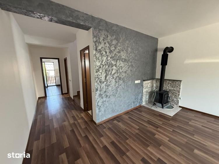 Casă cu 4 camere cu Canalizare în Florești