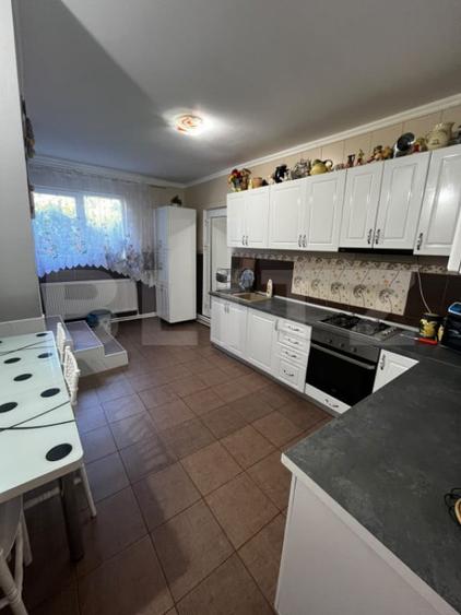 Casă cu 4 camere cu Teren 1150 Mp în Central
