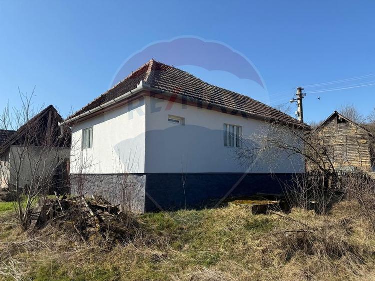 Casă individuală cu 2 camere cu Teren 2002 Mp în Dumbrăvița