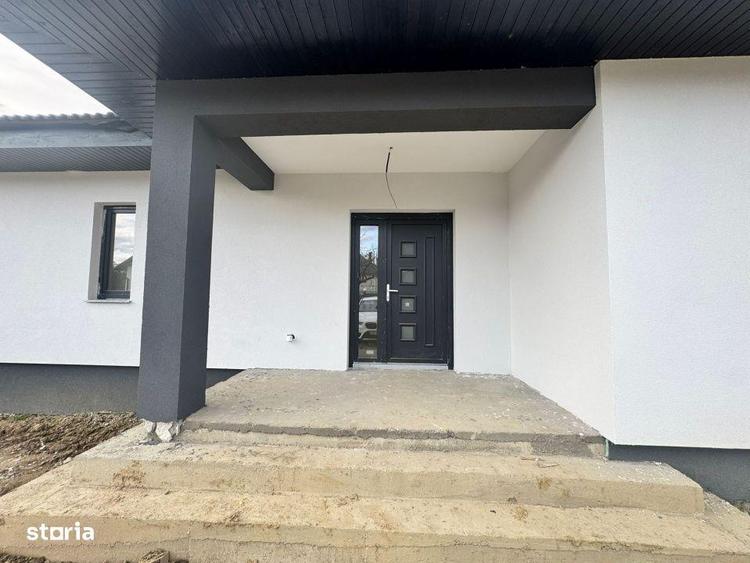 Casă cu 4 camere cu Teren 812 Mp în Groși