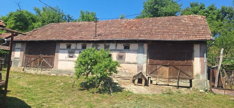 Casă cu 4 camere în Turbuța