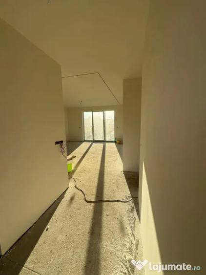 Casă cu 4 camere cu Teren 400 Mp în Săsar