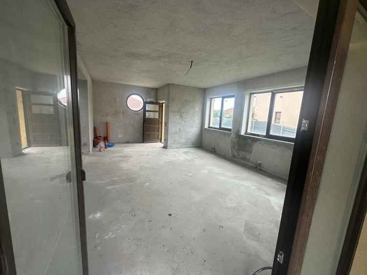 Casă cu 4 camere în Dorolț