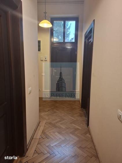 Apartament cu 4 camere în Centrul Istoric