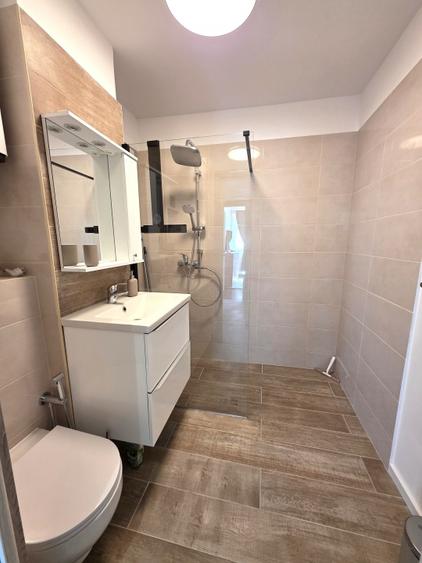 Apartament cu 2 camere decomandat, mobilat în Eroii Revoluției
