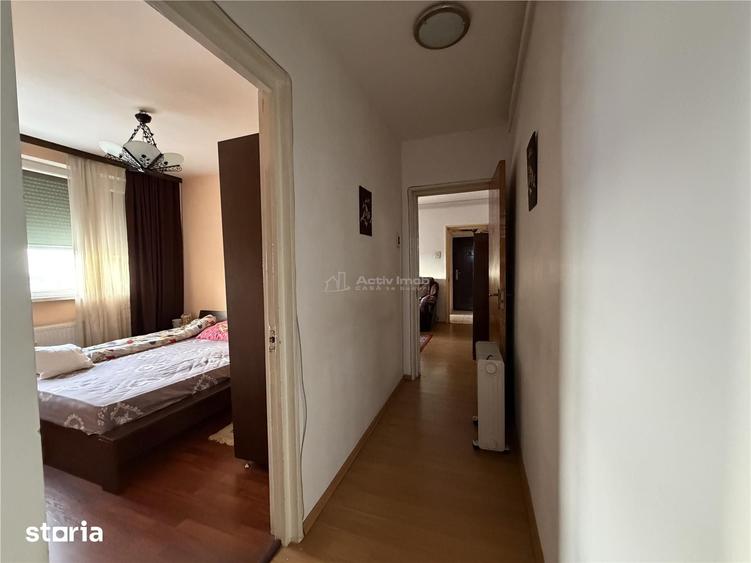 Apartament cu 4 camere în Drumul Taberei