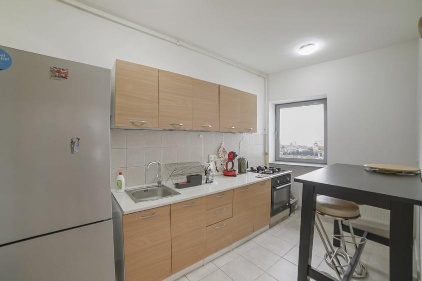 Apartament cu 3 camere decomandat, mobilat în Baicului