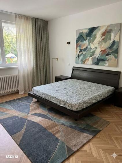 Apartament cu 2 camere semidecomandat, mobilat în Văcăresti