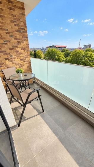 Apartament cu 3 camere decomandat, mobilat în Central
