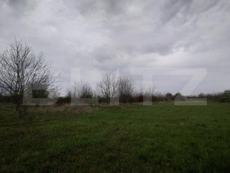 Teren agricol intravilan de 3515 mp, în Exterior Sud