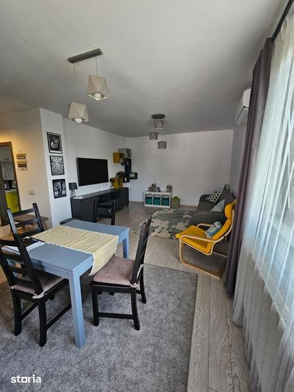 Apartament cu 3 camere decomandat în Dobroești