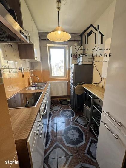 Apartament cu 3 camere semidecomandat în Craiovița Nouă