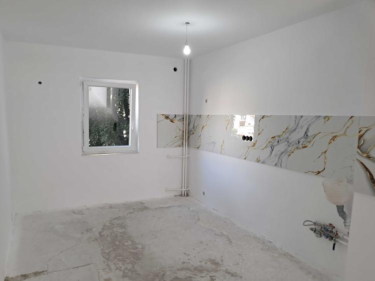 Apartament cu 3 camere decomandat în Decebal