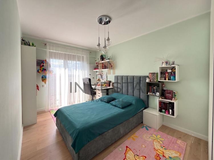 Apartament cu 4 camere semidecomandat, mobilat în Bună Ziua