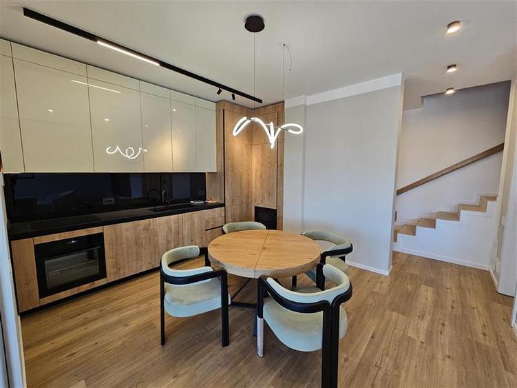 Apartament cu 3 camere semidecomandat, mobilat în Gheorgheni