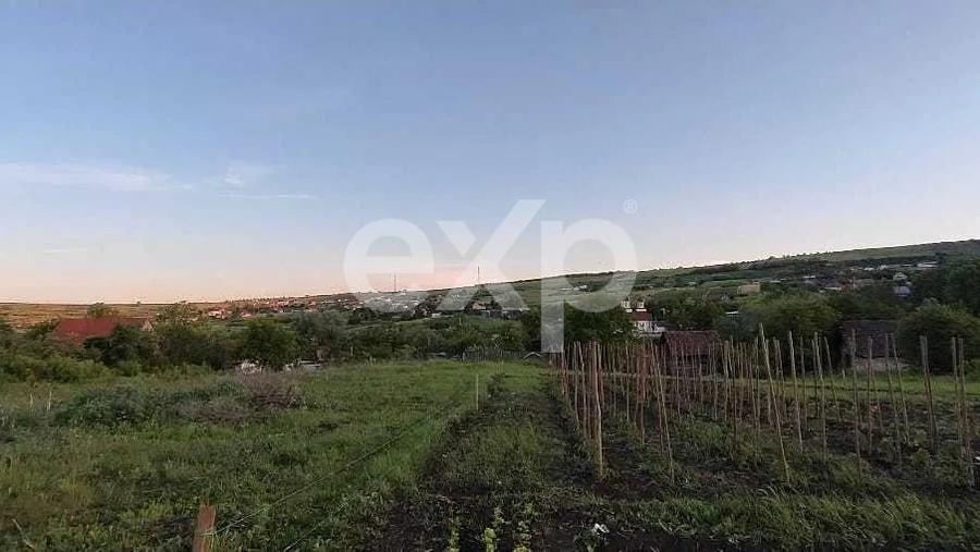 Teren agricol intravilan de 2500 mp, în Nord