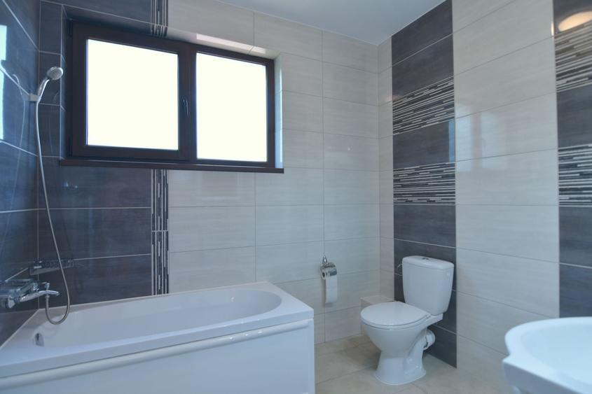 Casă individuală cu 4 camere cu Canalizare în Mehala