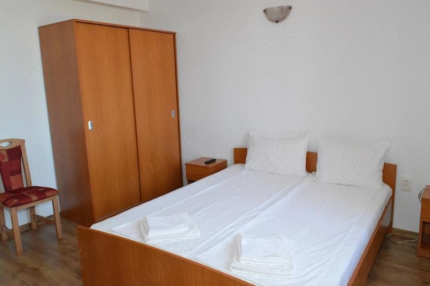 Casă cu 8 camere cu Teren 1200 Mp în Sânmartin