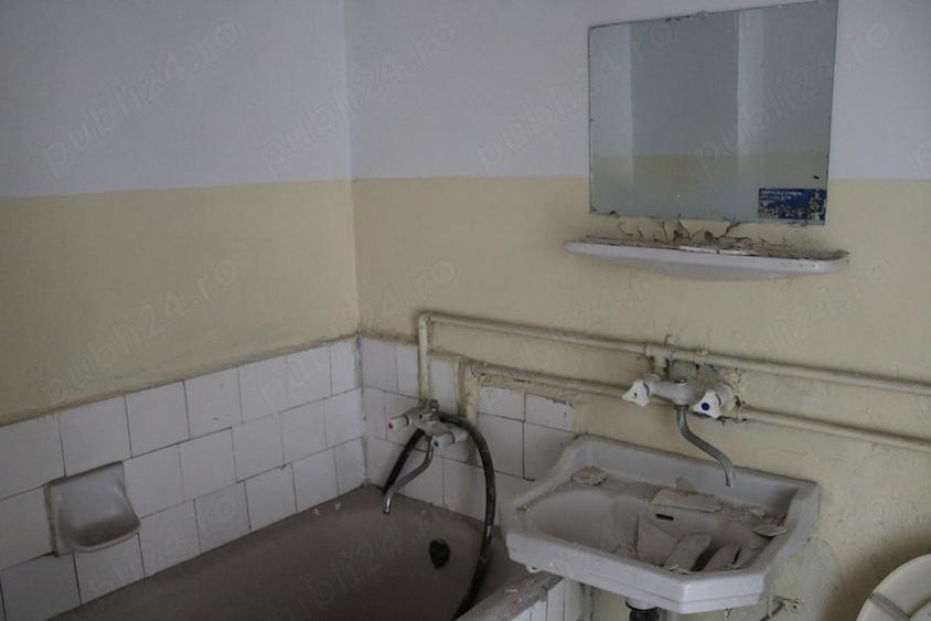 Apartament cu 4 camere decomandat în E3