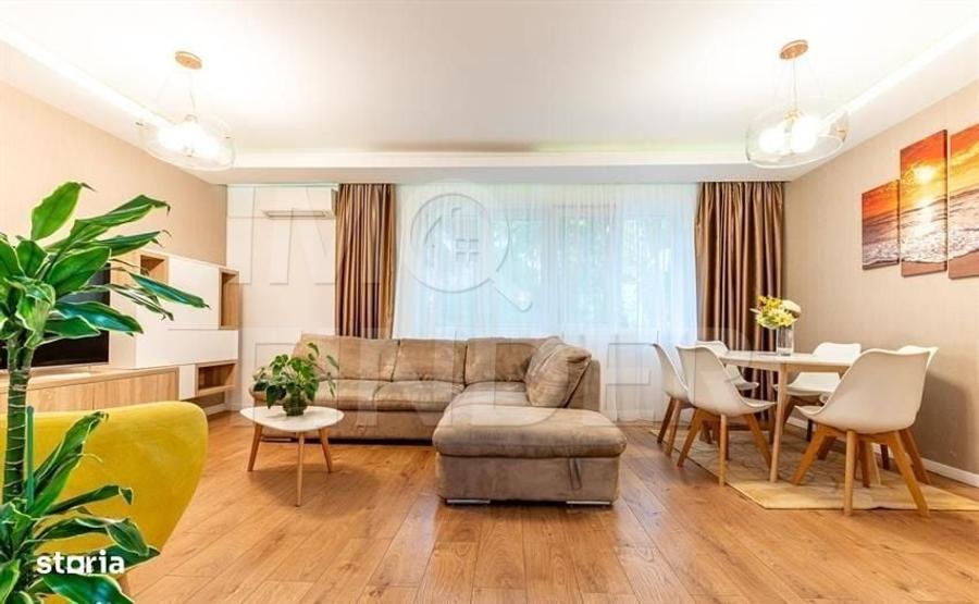 Apartament cu 4 camere în Plopilor
