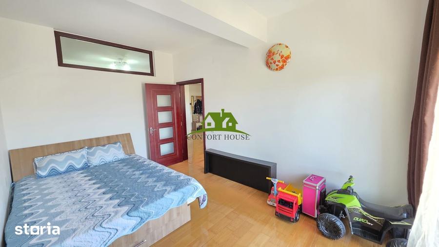 Apartament cu 3 camere decomandat în Republicii
