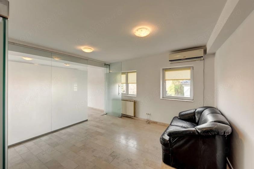 Apartament cu 3 camere în Drumul Sării