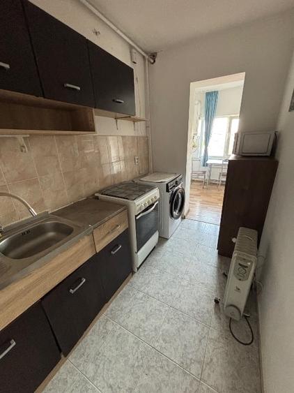 Garsonieră decomandată în Central