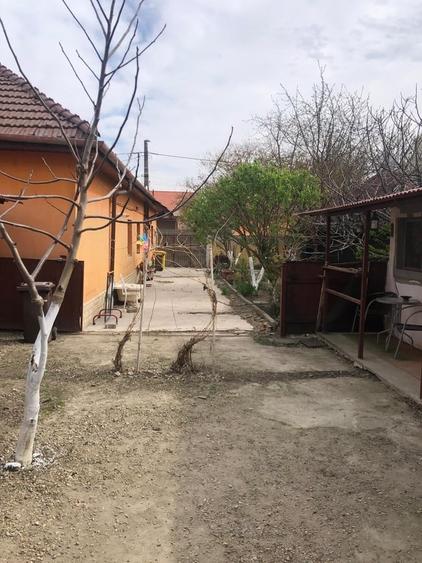 Casă cu 2 camere cu Teren 1400 Mp în Centrul Istoric