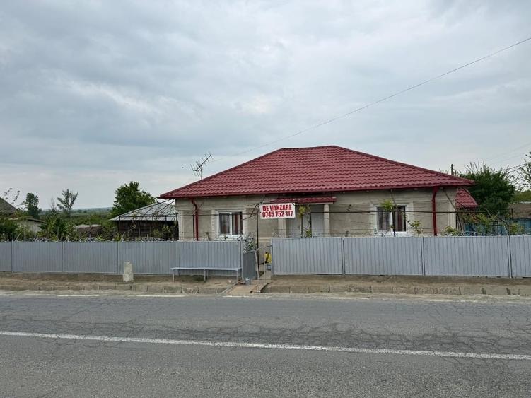 Casă individuală cu 5 camere cu Teren 2582 Mp în Garvăn