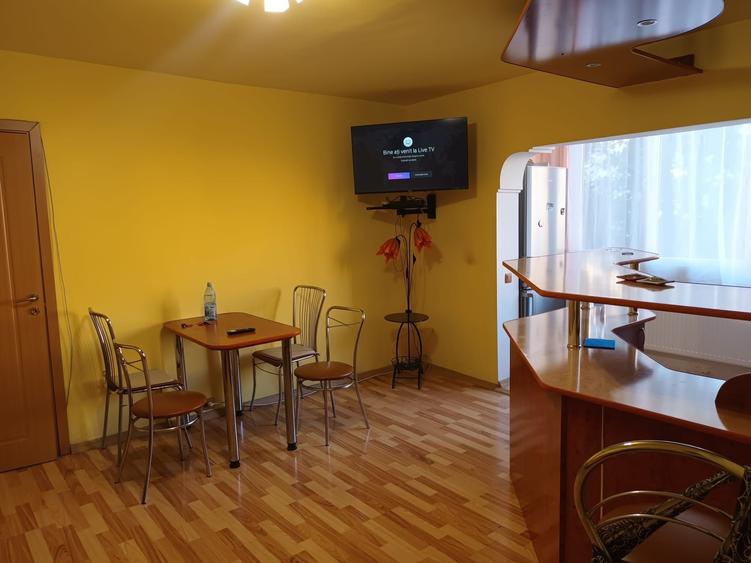 Apartament cu 2 camere decomandat în Rovine
