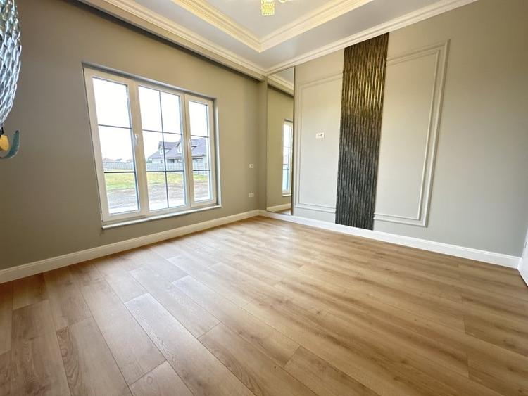 Duplex cu 4 camere cu Canalizare în Dumbrăvița