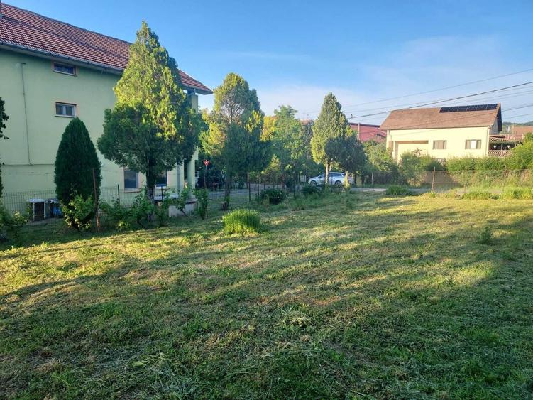 Teren de 4295 mp, în Stana