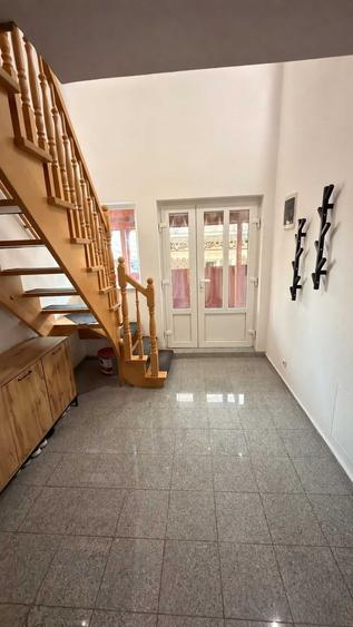Casă cu 4 camere în Ipotești