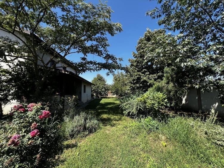 Casă cu 6 camere cu Teren 700 Mp în Corbeanca