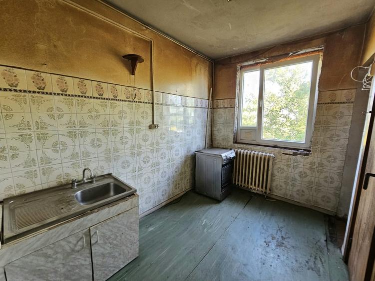 Apartament cu 3 camere în Lujerului