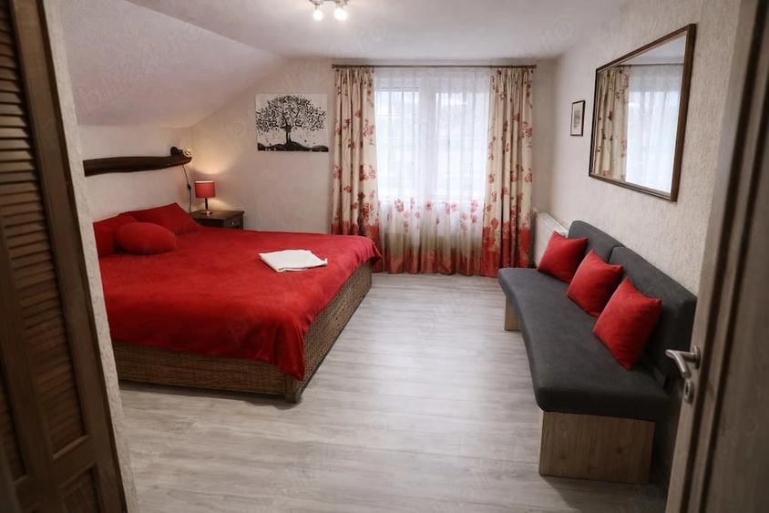 Casă cu Teren 900 Mp în Govăjdia