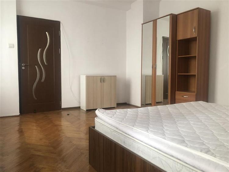 Apartament cu 2 camere nedecomandat, mobilat în Centrul Istoric