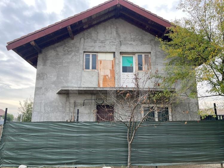 Casă individuală cu 5 camere cu Teren 197 Mp în Popoveni