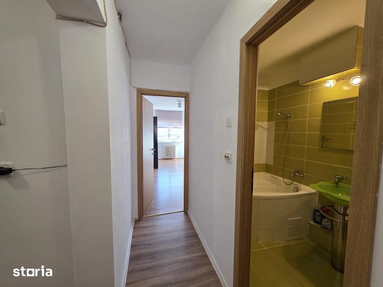 Apartament cu 3 camere decomandat în Decebal