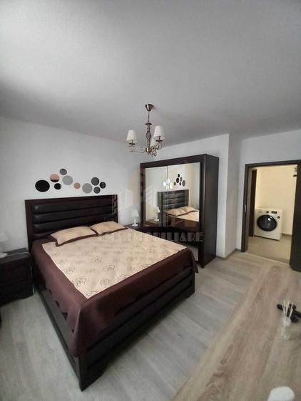 Apartament cu 2 camere decomandat, mobilat în Tractorul