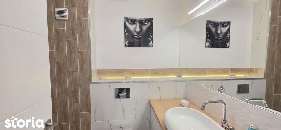 Apartament cu 3 camere în Decebal