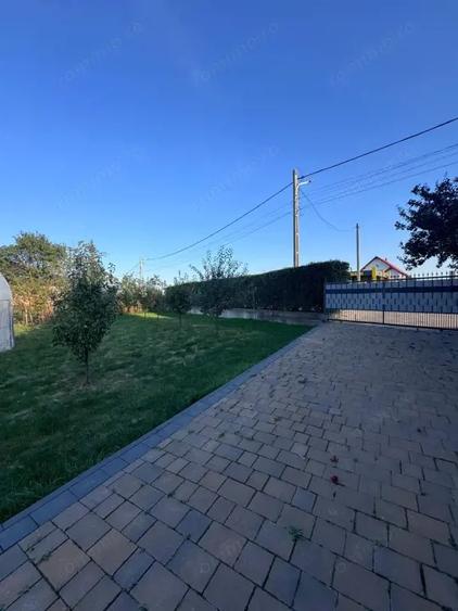 Casă cu 3 camere cu Teren 1500 Mp în Horodnic