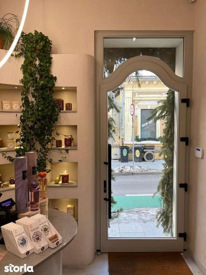 Spatiu comercial de inchiriat in centru / Cafenea / Bar/ Florarie - 14