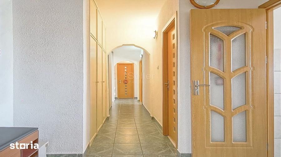 Apartament cu 3 camere în Triaj