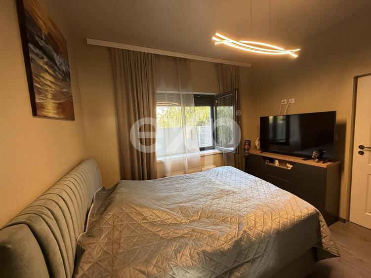 Duplex cu 4 camere cu Canalizare în Sânmihaiu Român