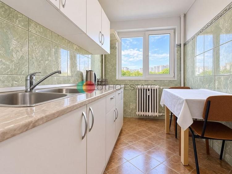 Apartament cu 3 camere, mobilat în Titan