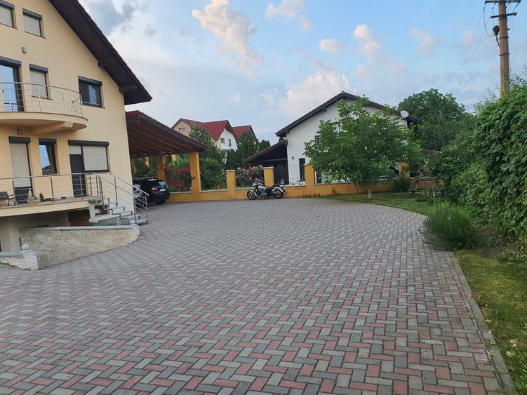 Casă cu 4 camere în Central
