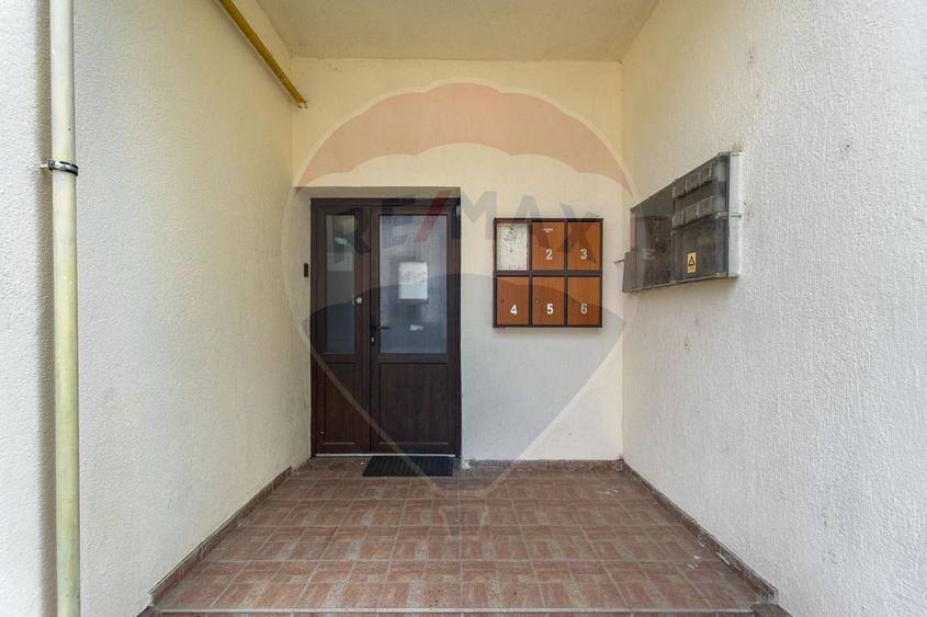 Apartament cu 3 camere decomandat, mobilat în Sânpetru